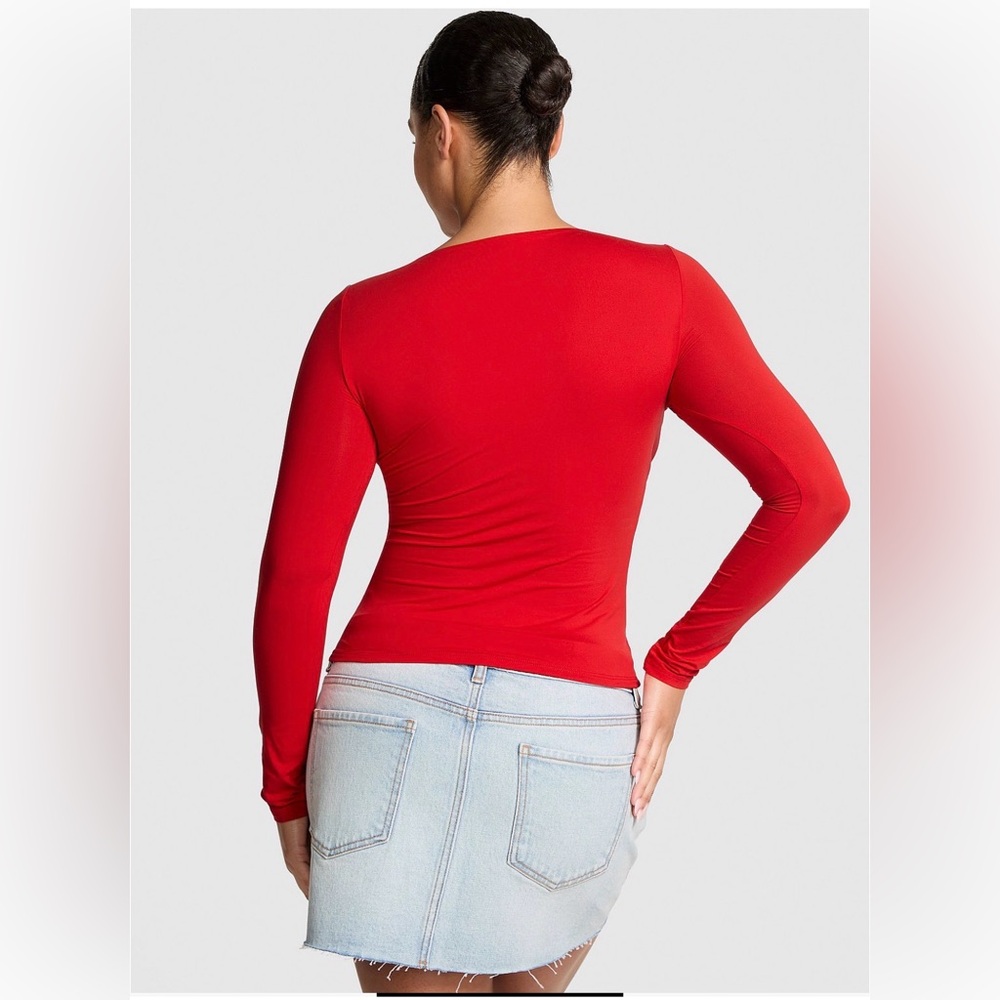 VS PINK BASE STRETCH RUCHED LONG SLEEVE TEE - Picture 2 of 6
